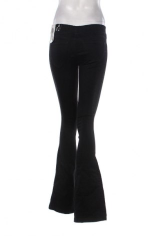 Dámské džíny  Bershka, Velikost S, Barva Černá, Cena  689,00 Kč