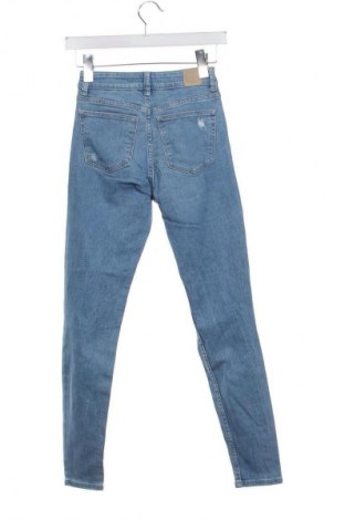 Дамски дънки Bershka, Размер XS, Цвят Син, Цена 13,80 €