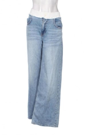 Blugi de femei Bershka, Mărime L, Culoare Albastru, Preț 104,42 Lei