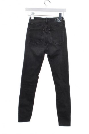 Γυναικείο Τζίν Calvin Klein Jeans, Μέγεθος XS, Χρώμα Γκρί, Τιμή 35,99 €