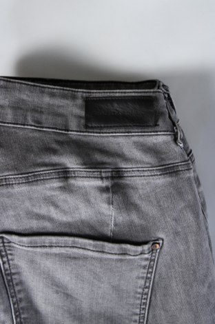 Дамски дънки Fiorella Rubino, Размер XL, Цвят Сив, Цена 27,09 €