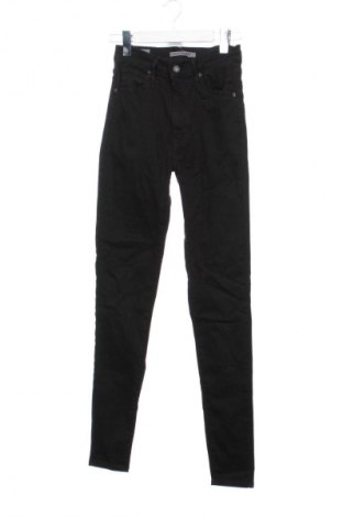 Дамски дънки Levi's, Размер S, Цвят Черен, Цена 25,56 €