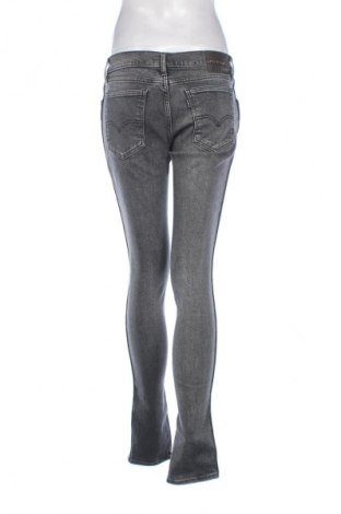Дамски дънки Levi's, Размер L, Цвят Сив, Цена 15,33 €
