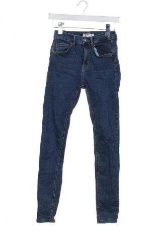 Blugi de femei Pull&Bear, Mărime XS, Culoare Albastru, Preț 78,99 Lei