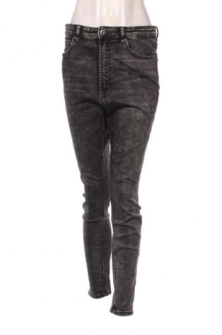 Γυναικείο Τζίν Stradivarius, Μέγεθος XL, Χρώμα Γκρί, Τιμή 10,99 €