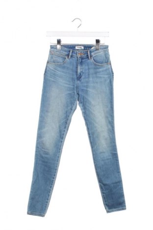 Дамски дънки Wrangler, Размер XS, Цвят Син, Цена 24,54 €