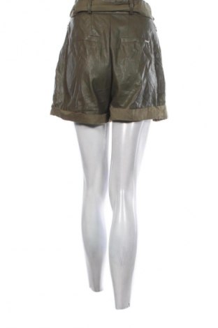 Γυναικείο κοντό παντελόνι Guess, Μέγεθος S, Χρώμα Πράσινο, Τιμή 15,99 €