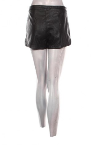 Dámské kraťasy  H&M Divided, Velikost M, Barva Černá, Cena  129,00 Kč