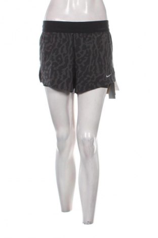 Дамски къс панталон Nike, Размер S, Цвят Многоцветен, Цена 16,87 €
