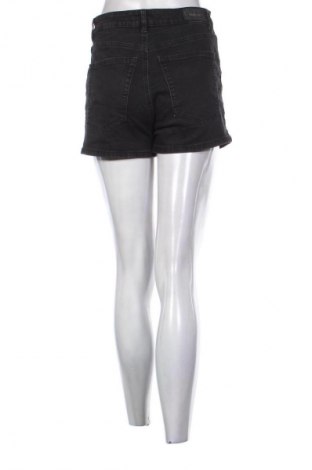 Дамски къс панталон Pull&Bear, Размер M, Цвят Черен, Цена 3,06 €