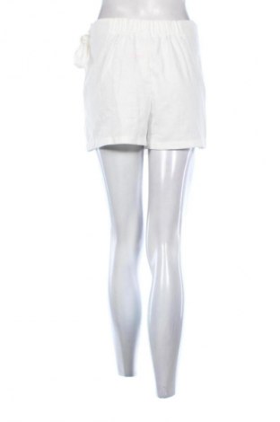 Pantaloni scurți de femei Sinsay, Mărime S, Culoare Alb, Preț 52,13 Lei