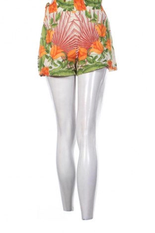 Дамски къс панталон Trendyol, Размер S, Цвят Многоцветен, Цена 17,38 €