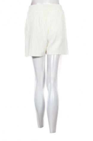 Γυναικείο κοντό παντελόνι Unbranded, Μέγεθος M, Χρώμα Λευκό, Τιμή 8,99 €