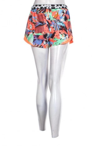 Dámské kraťasy  Under Armour, Velikost S, Barva Vícebarevné, Cena  369,00 Kč