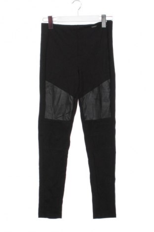 Дамски клин Guess, Размер S, Цвят Черен, Цена 12,78 €