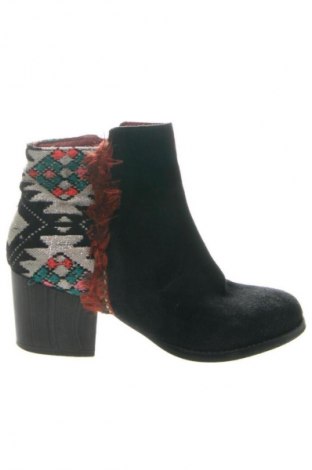 Obuwie damskie Desigual, Rozmiar 38, Kolor Kolorowy, Cena 140,56 zł