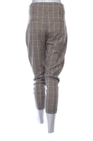 Damenhose Bershka, Größe M, Farbe Mehrfarbig, Preis 10,99 €