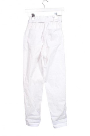 Дамски панталон Gloria Jeans, Размер XS, Цвят Бял, Цена 8,18 €