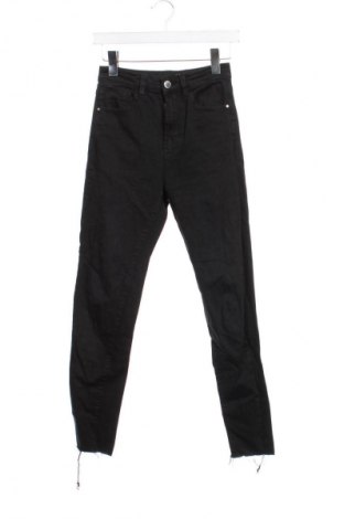 Γυναικείο παντελόνι Stradivarius, Μέγεθος XS, Χρώμα Μαύρο, Τιμή 3,99 €