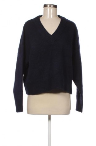 Dámský svetr Bershka, Velikost M, Barva Modrá, Cena  439,00 Kč