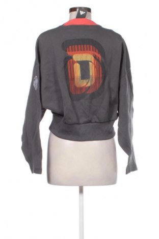 Damska bluza Adidas, Rozmiar M, Kolor Kolorowy, Cena 26,99 zł