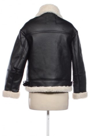 Γυναικείο δερμάτινο μπουφάν Bershka, Μέγεθος S, Χρώμα Μαύρο, Τιμή 24,99 €