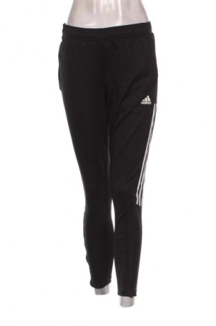 Дамско спортно долнище Adidas, Размер M, Цвят Черен, Цена 15,84 €