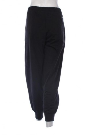 Dámské tepláky United Colors Of Benetton, Velikost L, Barva Černá, Cena  799,00 Kč