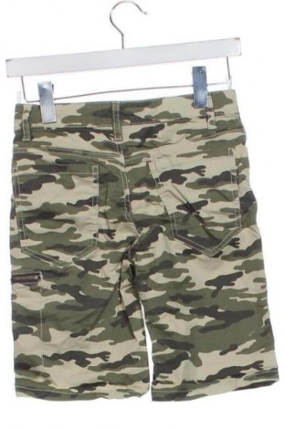 Kinder Shorts C&A, Größe 9-10y/ 140-146 cm, Farbe Mehrfarbig, Preis 4,99 €
