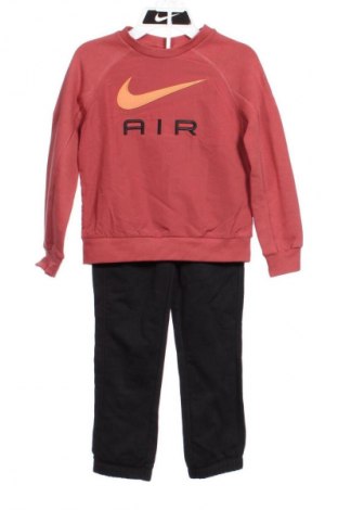 Детски спортен екип Nike, Размер 5-6y/ 116-122 см, Цвят Многоцветен, Цена 25,56 €