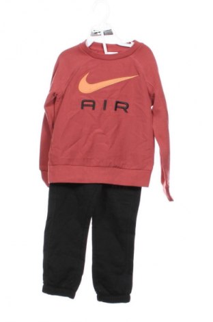Детски спортен екип Nike, Размер 3-4y/ 104-110 см, Цвят Многоцветен, Цена 42,94 €