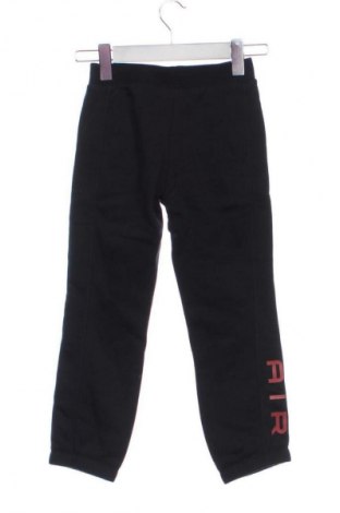 Dziecięce spodnie sportowe Nike, Rozmiar 5-6y/ 116-122 cm, Kolor Czarny, Cena 97,99 zł