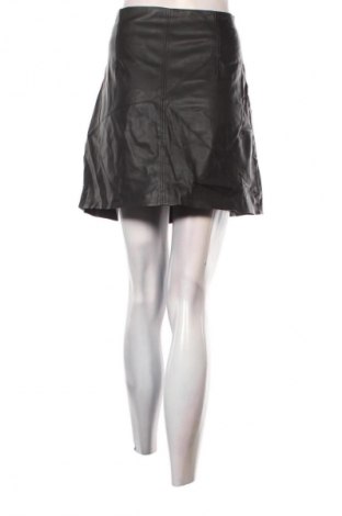 Kožená sukně  H&M, Velikost L, Barva Černá, Cena  179,00 Kč