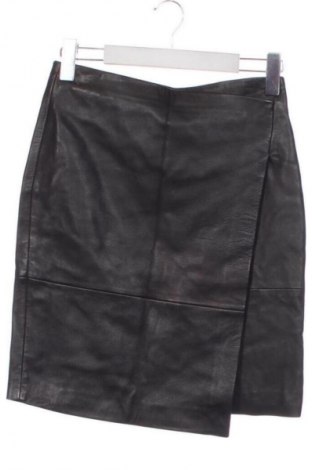 Kožená sukňa  Mango, Veľkosť XS, Farba Čierna, Cena  68,95 €
