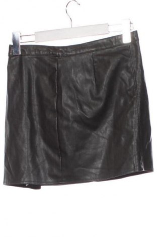 Fustă Bershka, Mărime S, Culoare Verde, Preț 30,99 Lei