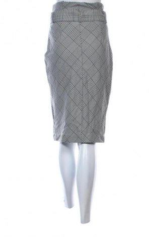 Пола H&M, Размер S, Цвят Многоцветен, Цена 6,64 €