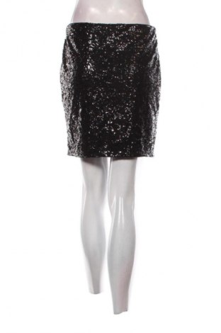 Пола H&M Divided, Размер M, Цвят Черен, Цена 2,04 €