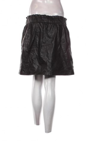 Пола Naf Naf, Размер XL, Цвят Черен, Цена 2,55 €