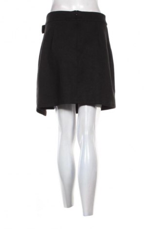 Пола Reserved, Размер M, Цвят Черен, Цена 6,13 €