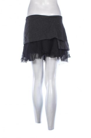 Пола United Colors Of Benetton, Размер L, Цвят Многоцветен, Цена 5,62 €