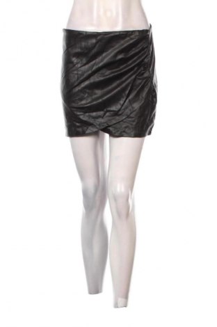 Пола Zara, Размер M, Цвят Черен, Цена 3,57 €