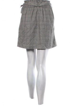 Пола Zara, Размер S, Цвят Многоцветен, Цена 4,60 €