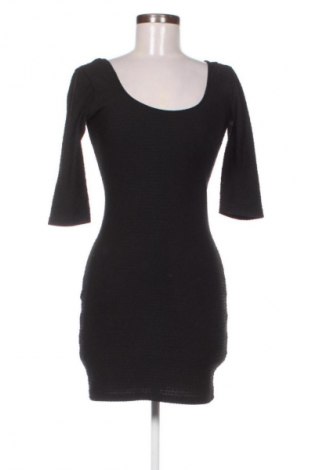 Šaty  Bershka, Velikost L, Barva Černá, Cena  142,00 Kč