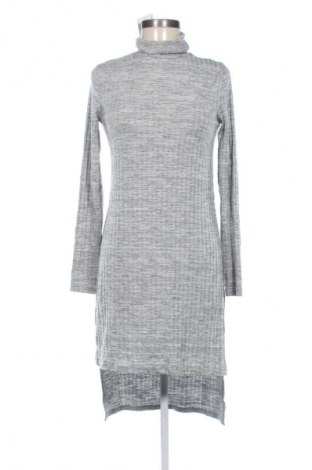 Rochie Bershka, Mărime M, Culoare Gri, Preț 24,99 Lei