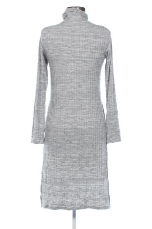 Rochie Bershka, Mărime M, Culoare Gri, Preț 24,99 Lei