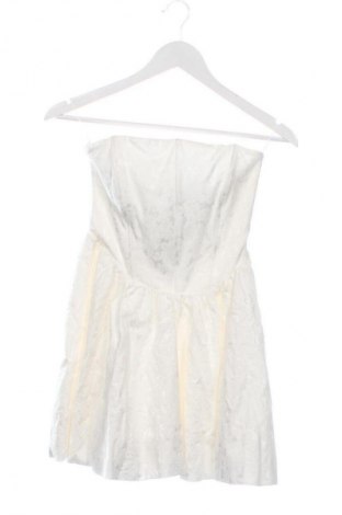 Ruha Bershka, Méret S, Szín Fehér, Ár 7 179 Ft