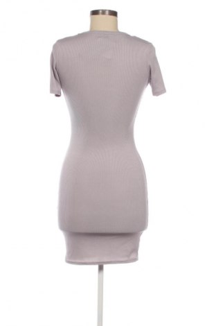Šaty  Boohoo, Velikost M, Barva Šedá, Cena  479,00 Kč