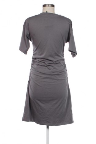 Рокля Boohoo, Размер M, Цвят Сив, Цена 17,38 €