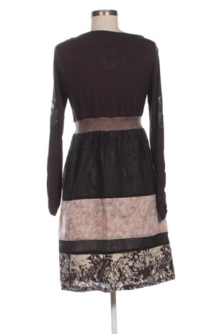 Рокля Cream, Размер M, Цвят Многоцветен, Цена 23,51 €