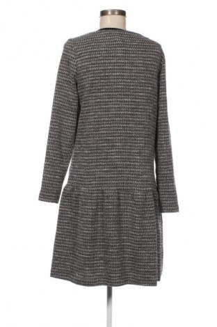 Šaty  Essentials, Velikost S, Barva Vícebarevné, Cena  89,00 Kč